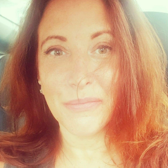 Meet your Posher, Ellen. https://www.instagram.com/ellensjewelrytreasurechest?ig - Picture 7 of 16